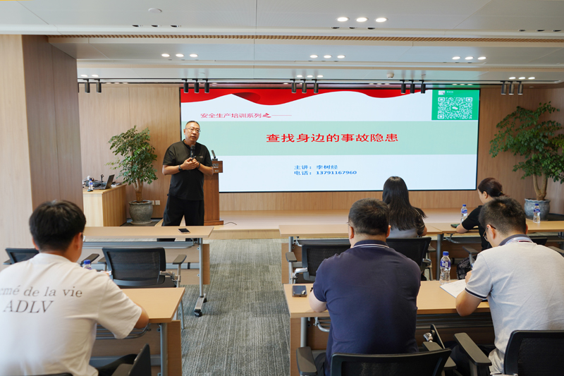 DSC02075.jpg DSC02075.jpg